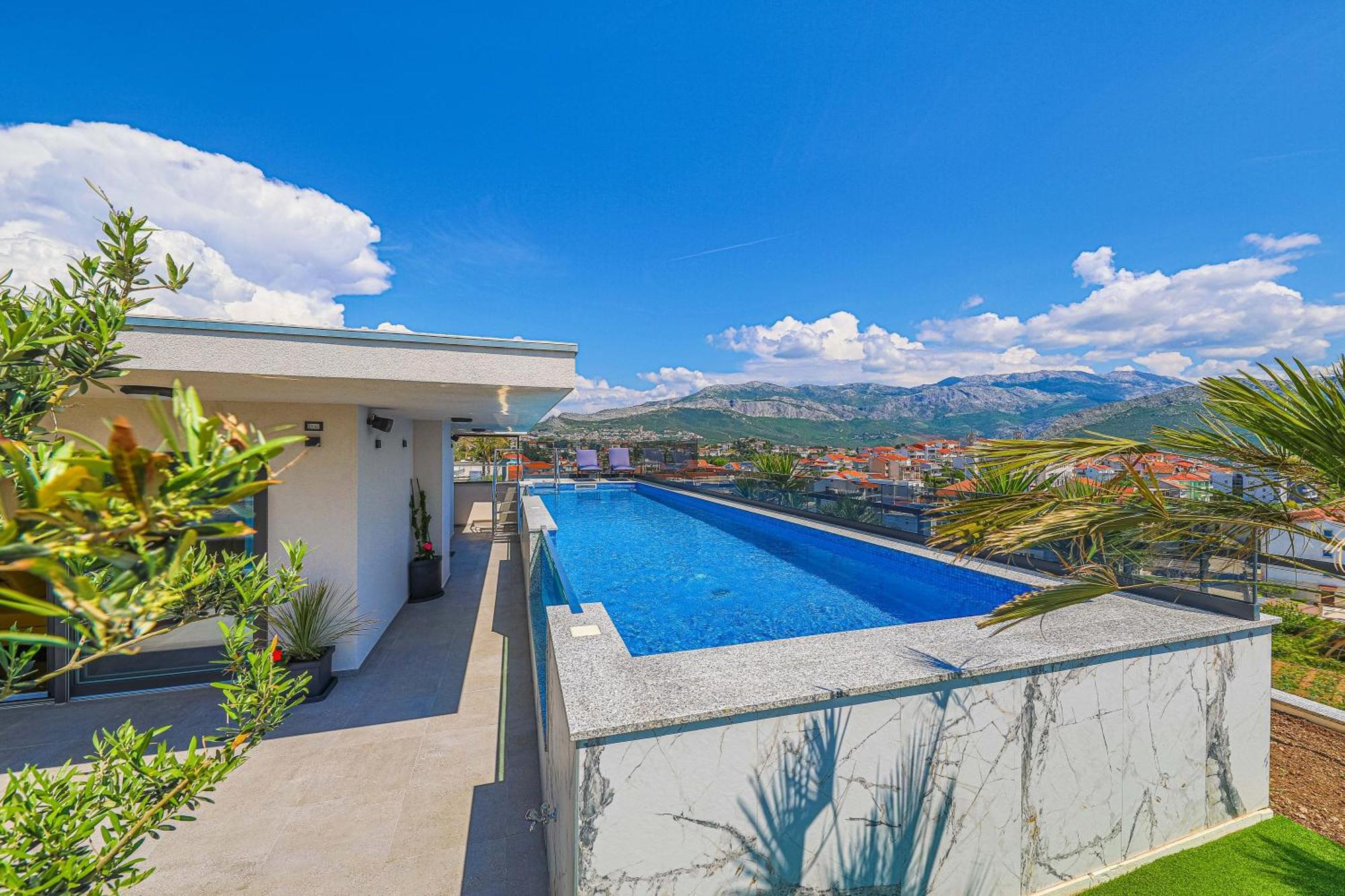 Sky Pool Penthouse With A Huge Heated Private Pool Apartment *