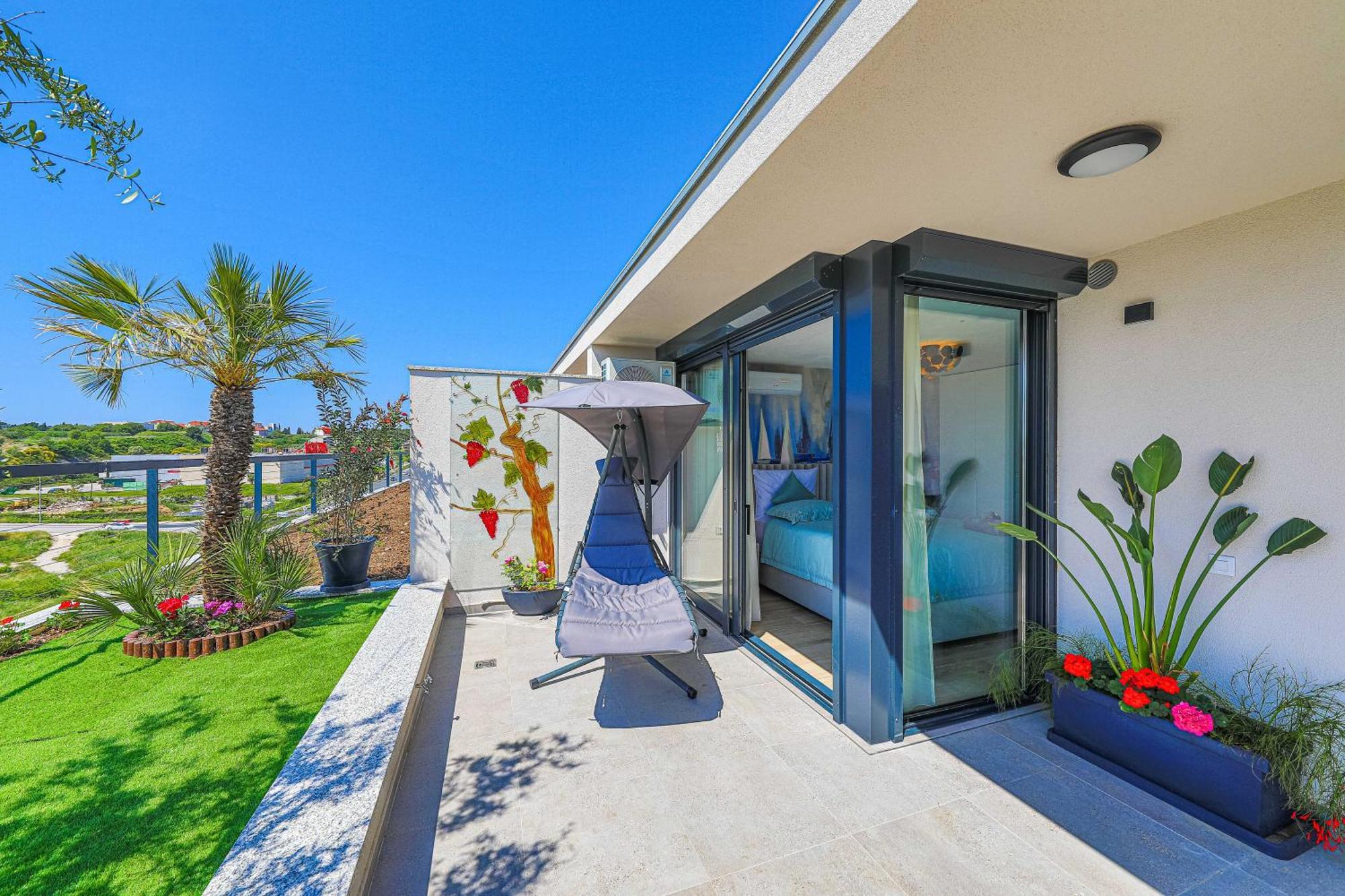 Sky Pool Penthouse With A Huge Heated Private Pool Apartment Split
